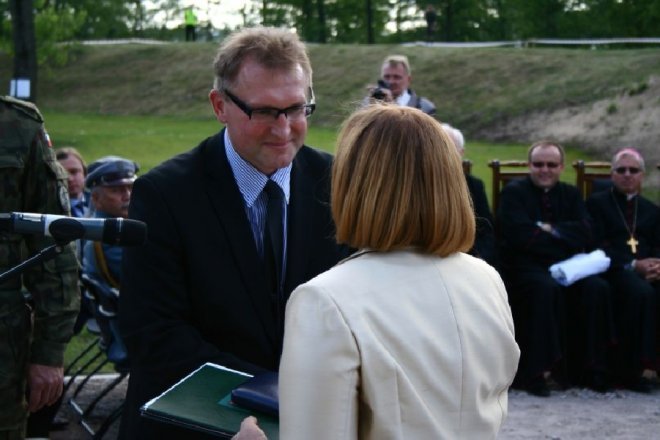 181 rocznica Bitwy pod Ostrołęką: Mauzoleum poległych w bitwie oficjalnie otwarte [26.V.2012] - zdjęcie #16 - eOstroleka.pl