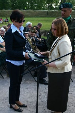 181 rocznica Bitwy pod Ostrołęką: Mauzoleum poległych w bitwie oficjalnie otwarte [26.V.2012] - zdjęcie #13 - eOstroleka.pl