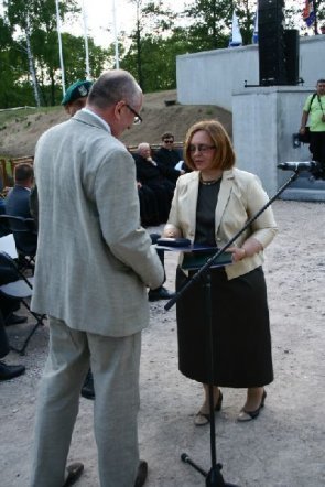 181 rocznica Bitwy pod Ostrołęką: Mauzoleum poległych w bitwie oficjalnie otwarte [26.V.2012] - zdjęcie #11 - eOstroleka.pl