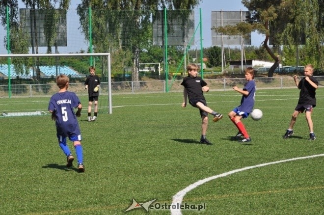 Mini Euro Ostrołęka 2012: Francja (SP 3 O-ka II) - Anglia (SP 5 O-ka) 3:6 [28.05.2012] - zdjęcie #19 - eOstroleka.pl
