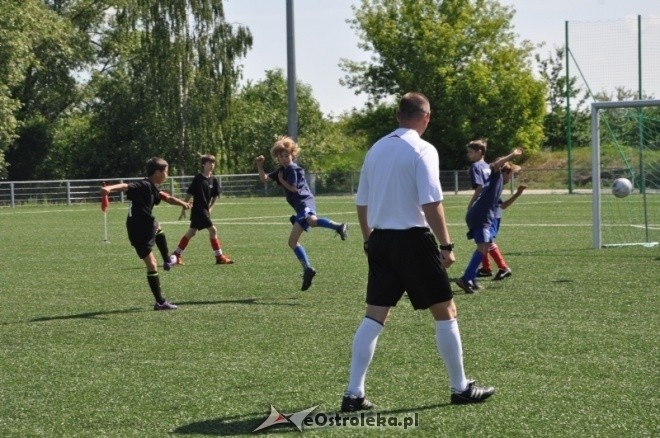 Mini Euro Ostrołęka 2012: Francja (SP 3 O-ka II) - Anglia (SP 5 O-ka) 3:6 [28.05.2012] - zdjęcie #1 - eOstroleka.pl