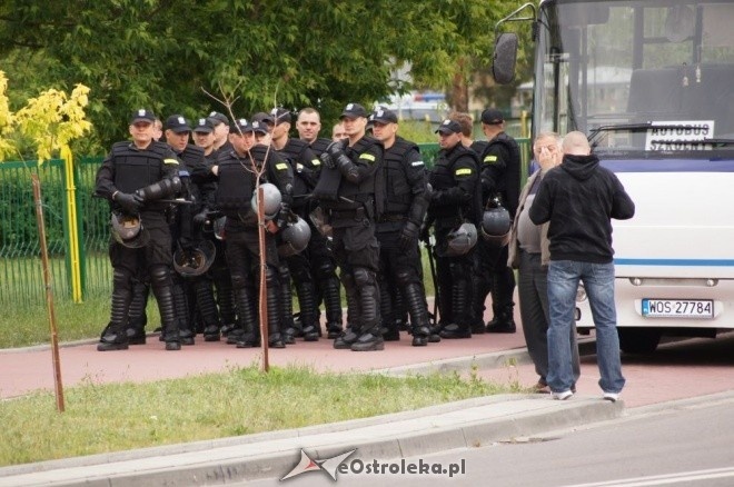 Stadion zamknięty dla kibiców: Narew Ostrołęka - Radomiak Radom 0:5 [30.05.2012] - zdjęcie #17 - eOstroleka.pl
