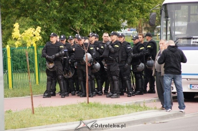 Stadion zamknięty dla kibiców: Narew Ostrołęka - Radomiak Radom 0:5 [30.05.2012] - zdjęcie #16 - eOstroleka.pl