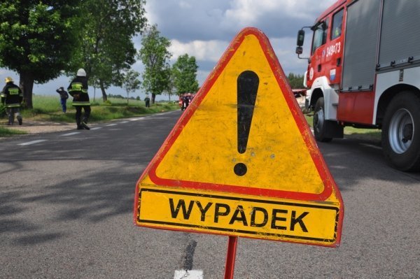 Śmiertelny wypadek w Dobrołęce: Ford został dosłownie zmiażdżony [31.V.2012]  - zdjęcie #13 - eOstroleka.pl