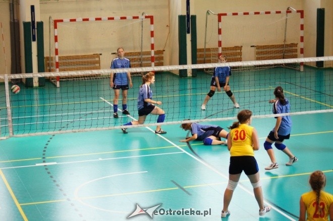 Powiatowy Turniej Siatkówki Młodziczek [03.06.2012] - zdjęcie #45 - eOstroleka.pl