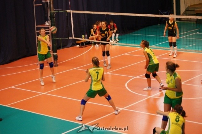 Powiatowy Turniej Siatkówki Młodziczek [03.06.2012] - zdjęcie #36 - eOstroleka.pl