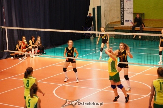 Powiatowy Turniej Siatkówki Młodziczek [03.06.2012] - zdjęcie #29 - eOstroleka.pl