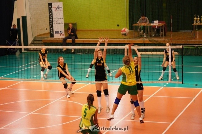 Powiatowy Turniej Siatkówki Młodziczek [03.06.2012] - zdjęcie #19 - eOstroleka.pl