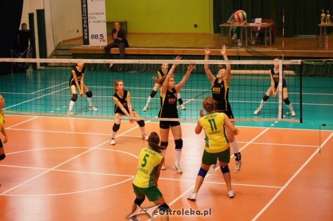Powiatowy Turniej Siatkówki Młodziczek [03.06.2012] - zdjęcie #26 - eOstroleka.pl