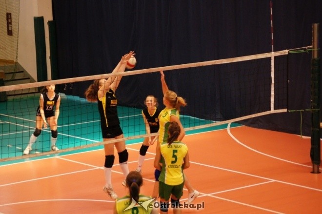 Powiatowy Turniej Siatkówki Młodziczek [03.06.2012] - zdjęcie #22 - eOstroleka.pl