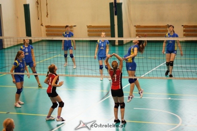 Powiatowy Turniej Siatkówki Młodziczek [03.06.2012] - zdjęcie #15 - eOstroleka.pl