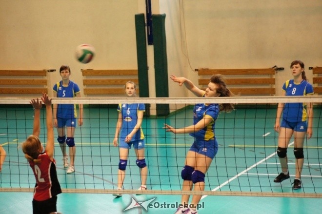 Powiatowy Turniej Siatkówki Młodziczek [03.06.2012] - zdjęcie #13 - eOstroleka.pl