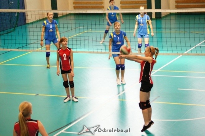 Powiatowy Turniej Siatkówki Młodziczek [03.06.2012] - zdjęcie #8 - eOstroleka.pl
