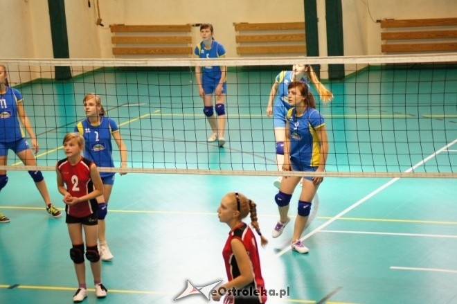 Powiatowy Turniej Siatkówki Młodziczek [03.06.2012] - zdjęcie #6 - eOstroleka.pl