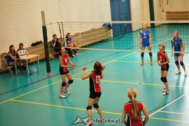 Powiatowy Turniej Siatkówki Młodziczek [03.06.2012] - zdjęcie #5 - eOstroleka.pl