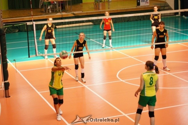 Powiatowy Turniej Siatkówki Młodziczek [03.06.2012] - zdjęcie #2 - eOstroleka.pl