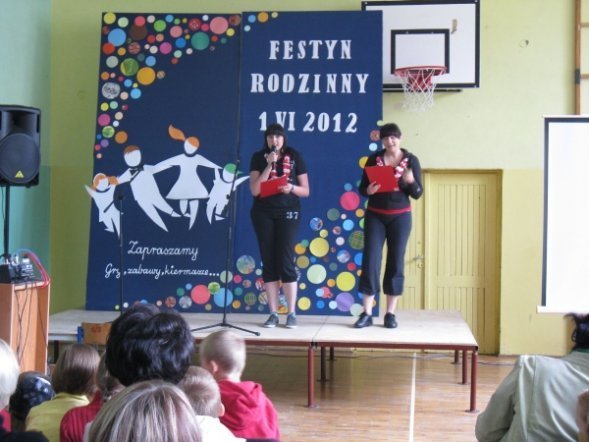 Kibicujemy Fair Play - Festyn w Zespole Szkoł nr 4 w Ostrołęce [5 VI 2012] - zdjęcie #17 - eOstroleka.pl