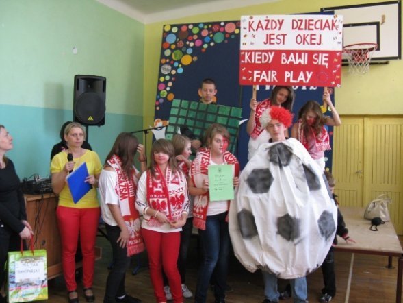 Kibicujemy Fair Play - Festyn w Zespole Szkoł nr 4 w Ostrołęce [5 VI 2012] - zdjęcie #31 - eOstroleka.pl