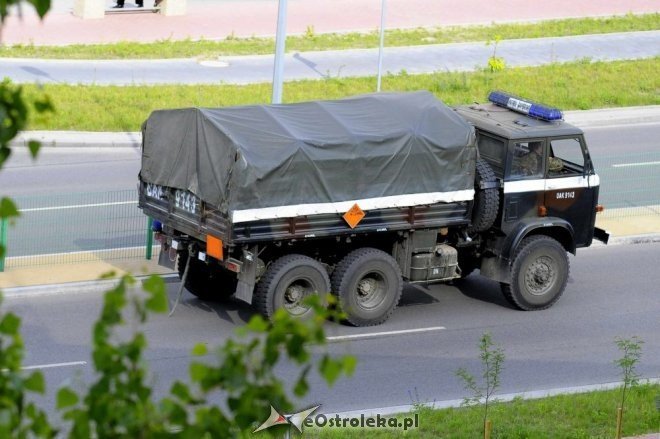 Niewybuch na ul. Hallera [06.06.2012] - zdjęcie #14 - eOstroleka.pl