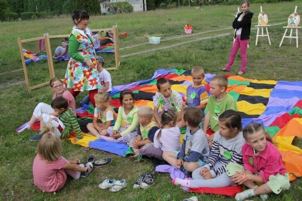 Ulica Padlewskiego: Dzieci będą bawić się w Świetlicobusie, dorośli odremontują klatki [6.VI.2012] - zdjęcie #30 - eOstroleka.pl