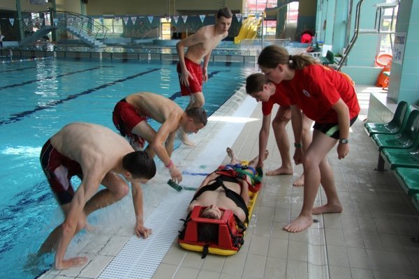 Bezpieczne pływanie w ostrołęckim aquaparku [6.VI.2012] - zdjęcie #24 - eOstroleka.pl