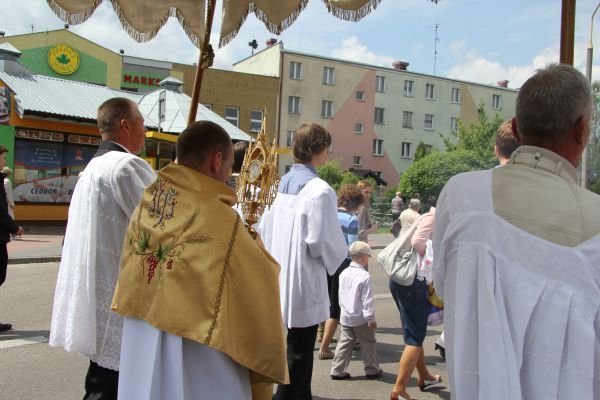 Procesja Bożego Ciała w Ostrołęce [7.VI.2012] - zdjęcie #55 - eOstroleka.pl