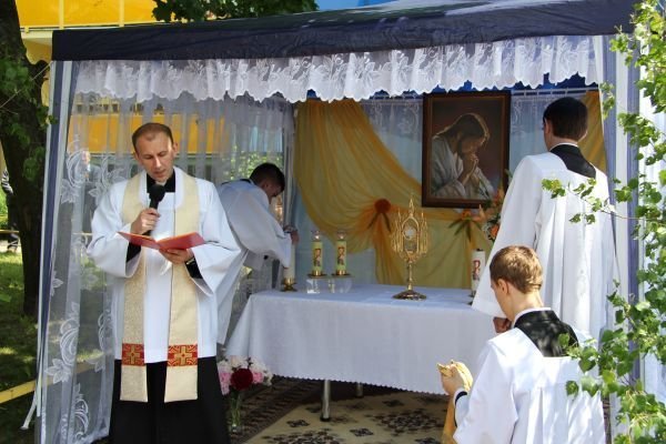 Procesja Bożego Ciała w Ostrołęce [7.VI.2012] - zdjęcie #78 - eOstroleka.pl