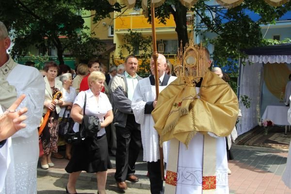 Procesja Bożego Ciała w Ostrołęce [7.VI.2012] - zdjęcie #18 - eOstroleka.pl