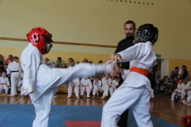 SP 6: Turniej Karate Kyokushin z okazji dnia dziecka [10.VI.2012] - zdjęcie #32 - eOstroleka.pl