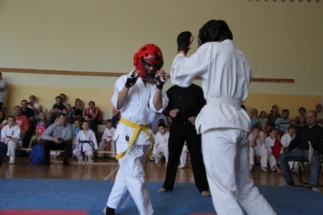 SP 6: Turniej Karate Kyokushin z okazji dnia dziecka [10.VI.2012] - zdjęcie #27 - eOstroleka.pl