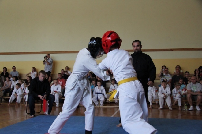 SP 6: Turniej Karate Kyokushin z okazji dnia dziecka [10.VI.2012] - zdjęcie #7 - eOstroleka.pl
