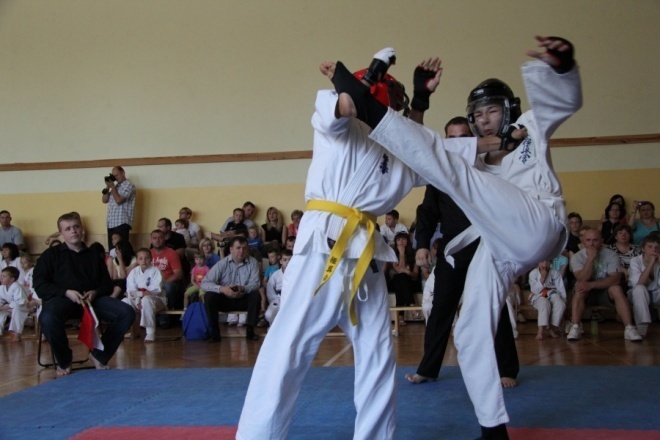 SP 6: Turniej Karate Kyokushin z okazji dnia dziecka [10.VI.2012] - zdjęcie #9 - eOstroleka.pl