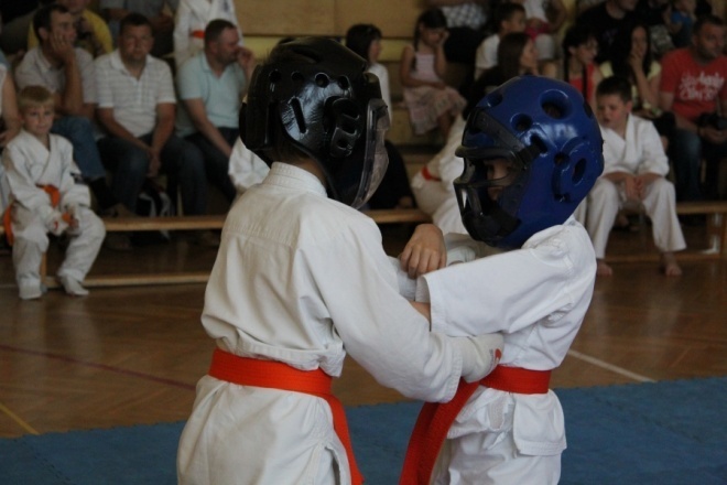 SP 6: Turniej Karate Kyokushin z okazji dnia dziecka [10.VI.2012] - zdjęcie #10 - eOstroleka.pl