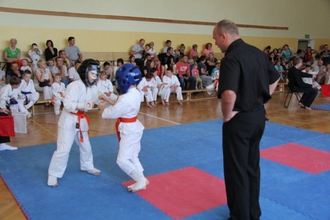 SP 6: Turniej Karate Kyokushin z okazji dnia dziecka [10.VI.2012] - zdjęcie #21 - eOstroleka.pl