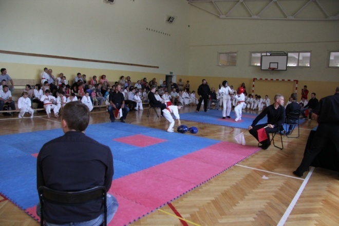 SP 6: Turniej Karate Kyokushin z okazji dnia dziecka [10.VI.2012] - zdjęcie #17 - eOstroleka.pl