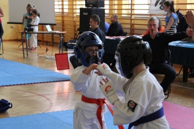 SP 6: Turniej Karate Kyokushin z okazji dnia dziecka [10.VI.2012] - zdjęcie #24 - eOstroleka.pl