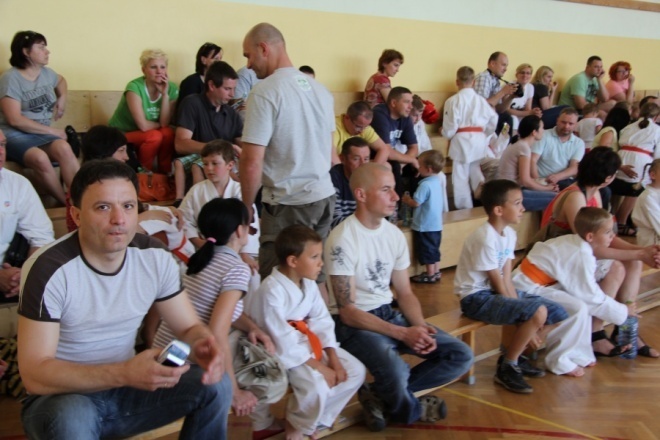 SP 6: Turniej Karate Kyokushin z okazji dnia dziecka [10.VI.2012] - zdjęcie #31 - eOstroleka.pl