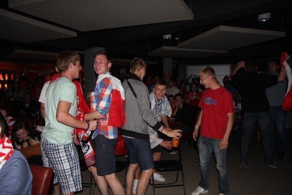Mecz Polska - Rosja: Tak kibicowali ostrołęczanie [12.VI.2012] - zdjęcie #30 - eOstroleka.pl