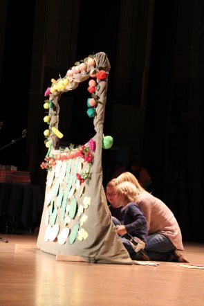 Ostrołęcka rodzina sięga po książki dla córki i syna: Rodzinne teatrzyki wystąpiły w OCK [13.VI.2012] - zdjęcie #10 - eOstroleka.pl