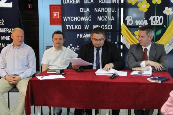 Podsumowali działałność rady osiedla Centrum [13.VI.2012] - zdjęcie #1 - eOstroleka.pl