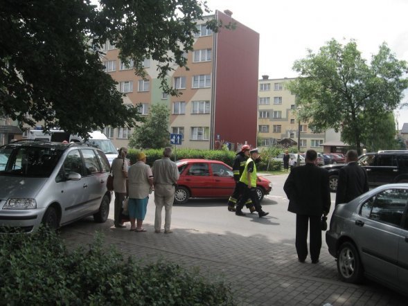 Kolizja na ul. 11 Listopada [14.06.2012] - zdjęcie #13 - eOstroleka.pl