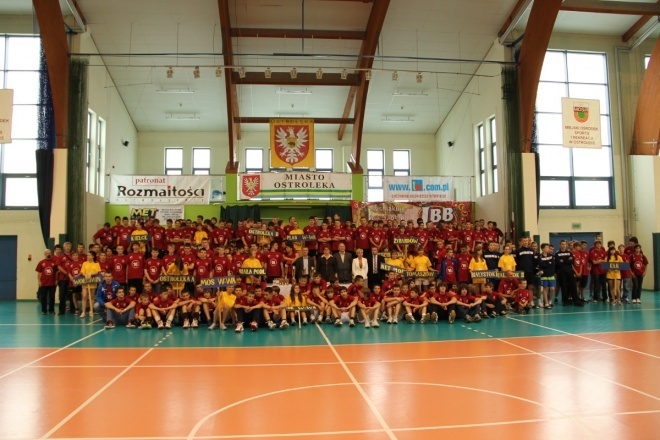 VII Memoriał im. Arkadiusza Gołasia [15.06.2012] - zdjęcie #1 - eOstroleka.pl