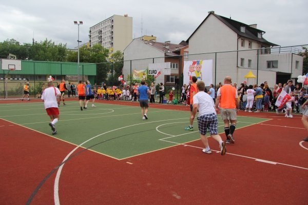 Przedszkolaki bawiły się na mini Euro 2012 [15.VI.2012] - zdjęcie #1 - eOstroleka.pl