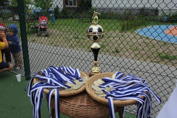 Przedszkolaki bawiły się na mini Euro 2012 [15.VI.2012] - zdjęcie #12 - eOstroleka.pl