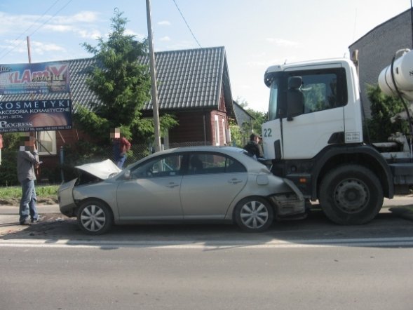 Wypadek na ulicy Kolejowej [18 VI 2012] - zdjęcie #3 - eOstroleka.pl
