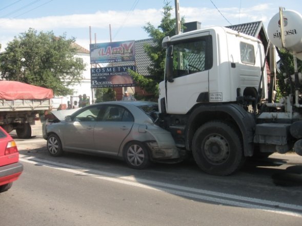 Wypadek na ulicy Kolejowej [18 VI 2012] - zdjęcie #5 - eOstroleka.pl
