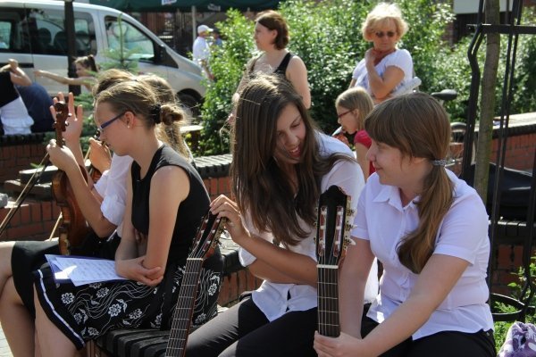 Uczniowie Państwowej Szkoły Muzycznej prezentowali się na scenie przy Kupcu [19 VI 2012] - zdjęcie #15 - eOstroleka.pl