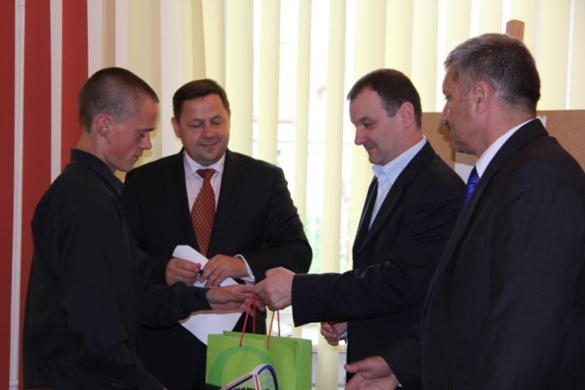 Autorzy logotypów zostali nagrodzeni [22.VI.2012] - zdjęcie #8 - eOstroleka.pl
