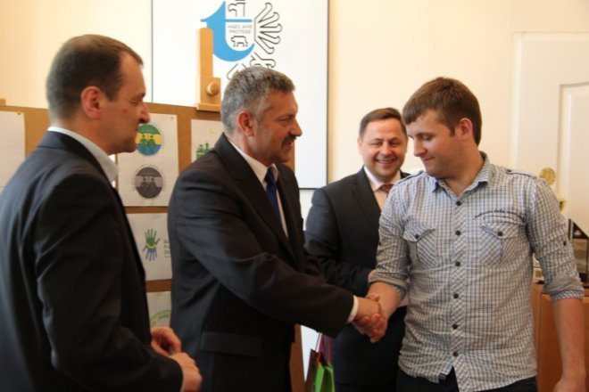 Autorzy logotypów zostali nagrodzeni [22.VI.2012] - zdjęcie #3 - eOstroleka.pl