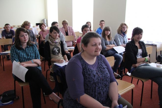 Kilkadziesiąt osób wzięło udział w seminarium Wolontariat w Ostrołęce [22.VI.2012] - zdjęcie #3 - eOstroleka.pl